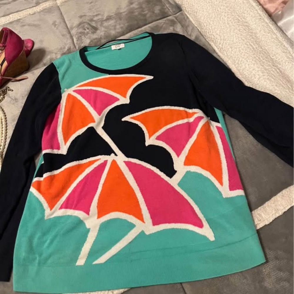 Crown & Ivy Lightweight Summer Navy and Pink Crew Neck Sweater